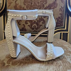 INC LEXINI14F PEARL bridal shoes. Size 7.5